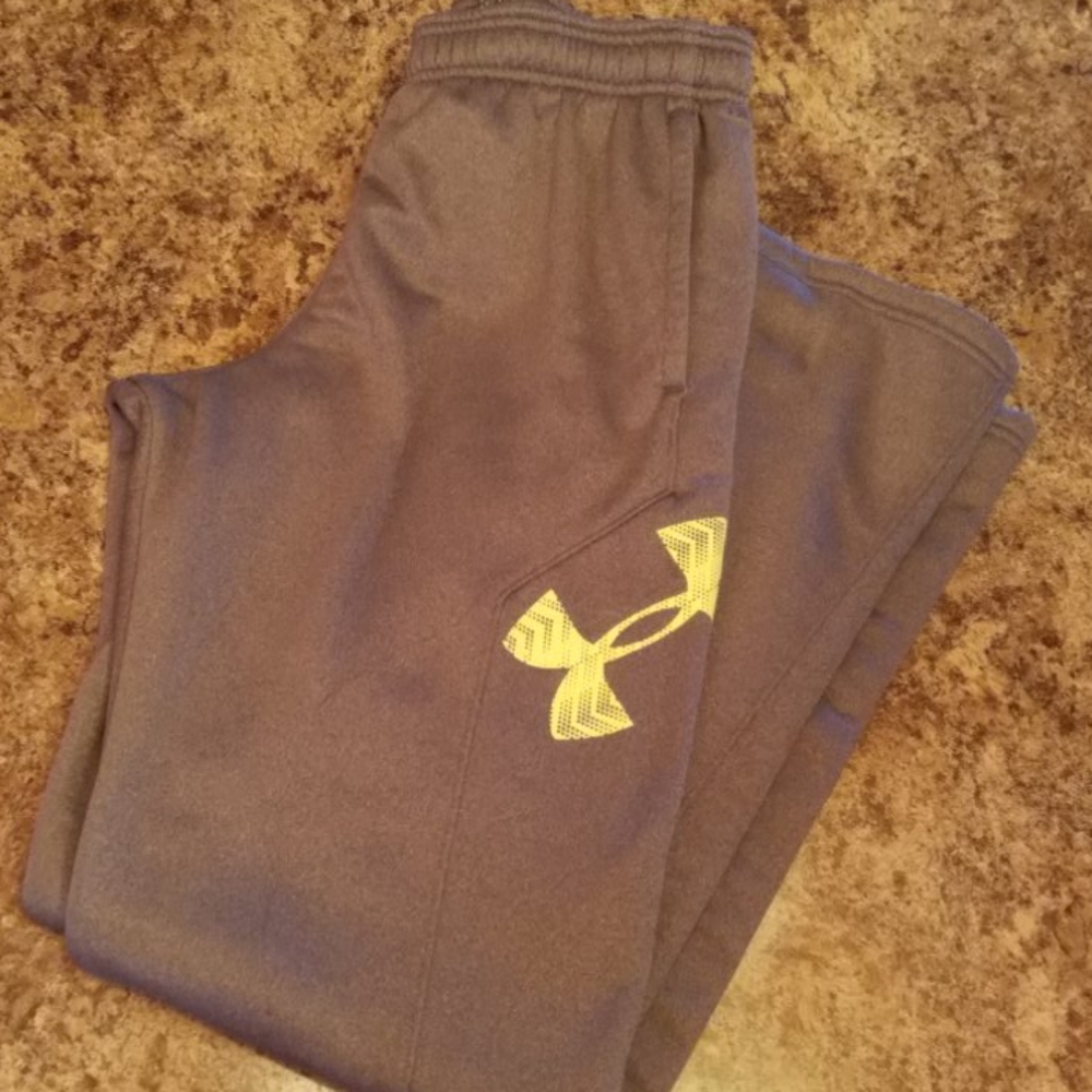 Youth Large UA pants